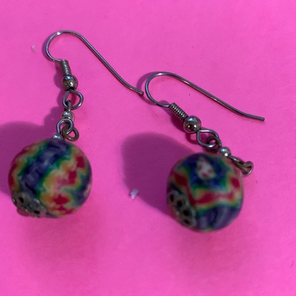 fun colourful earrings - Picture 1 of 2